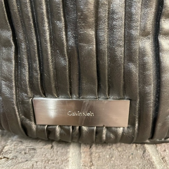 Calvin Klein - Picture 7 of 14